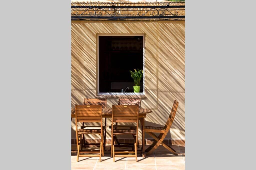 Vila L'Arbre A Soleil Aigues-Vives  Exteriér fotografie