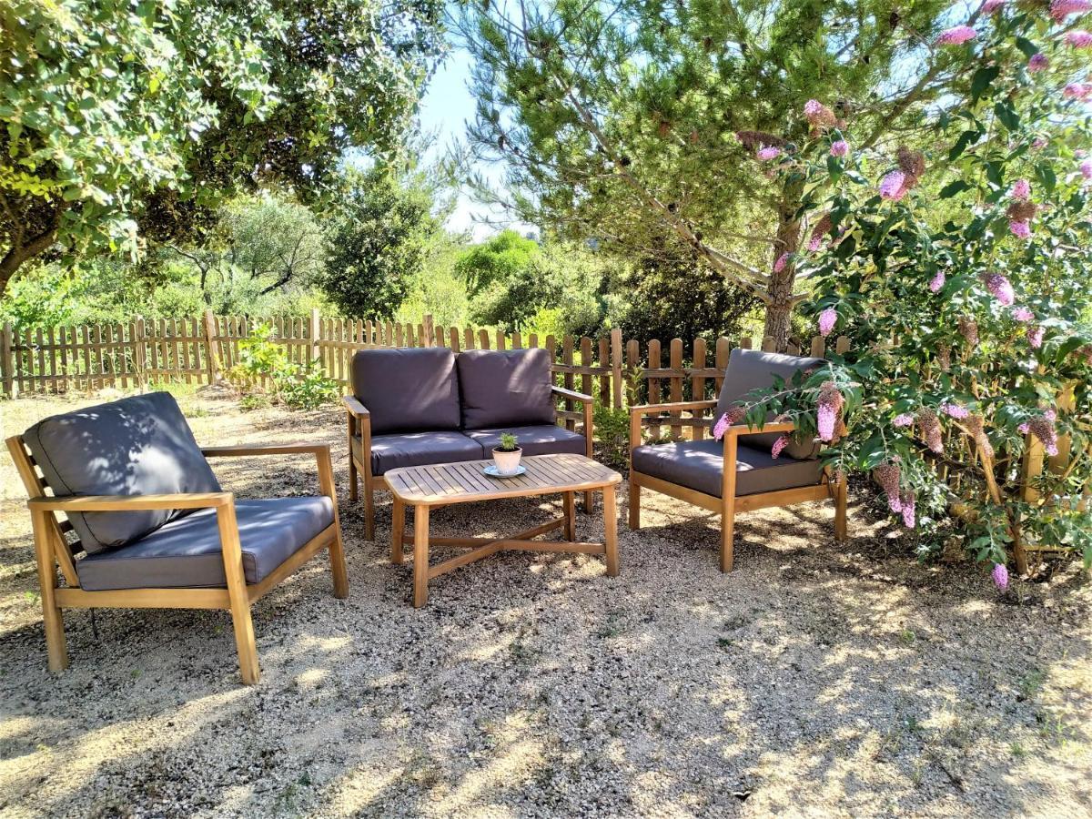 Vila L'Arbre A Soleil Aigues-Vives  Exteriér fotografie
